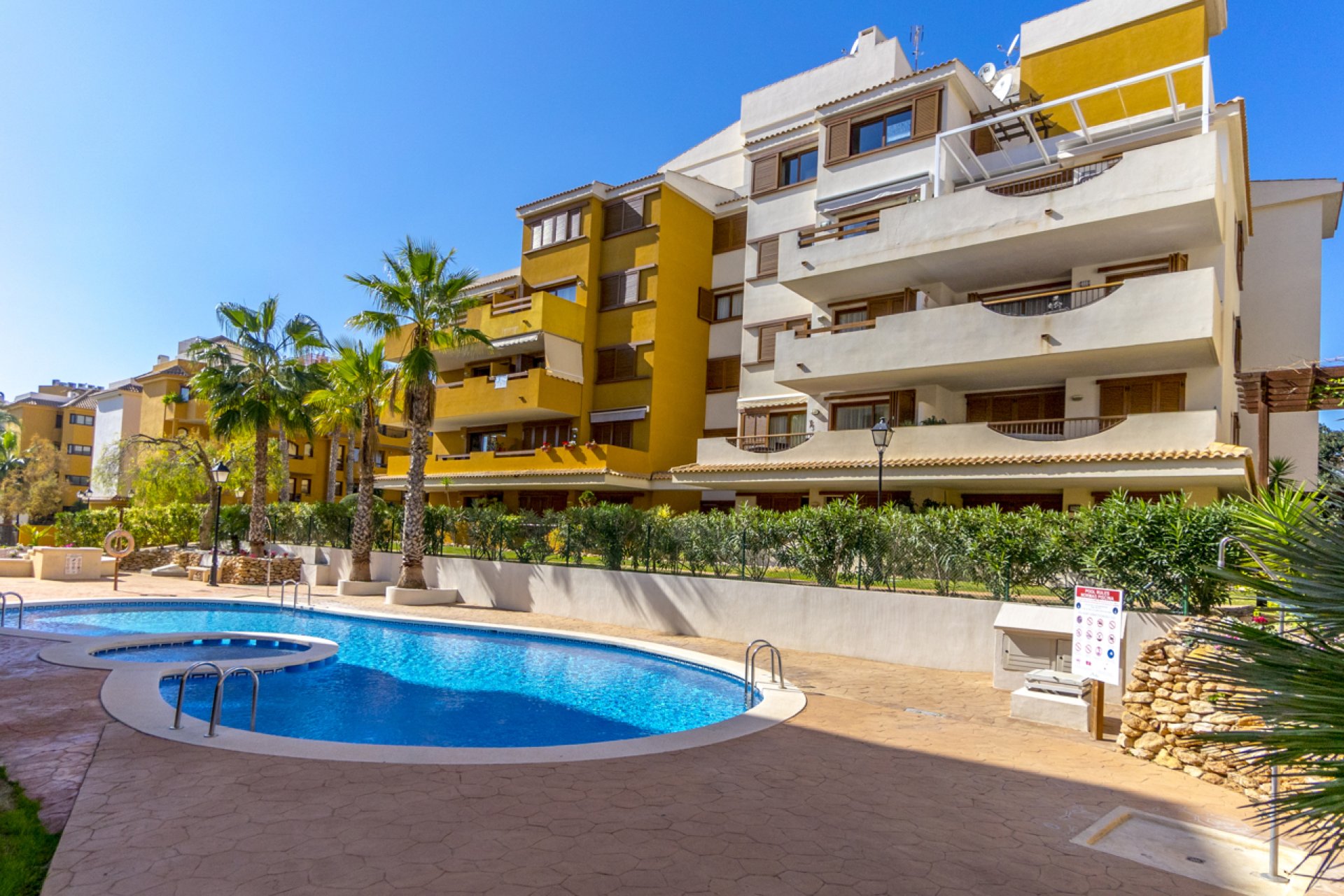 Resale - Apartament / Duplex - Torrevieja - Punta Prima