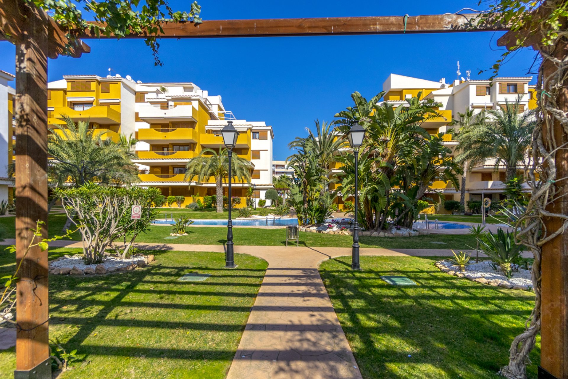 Resale - Apartament / Duplex - Torrevieja - Punta Prima