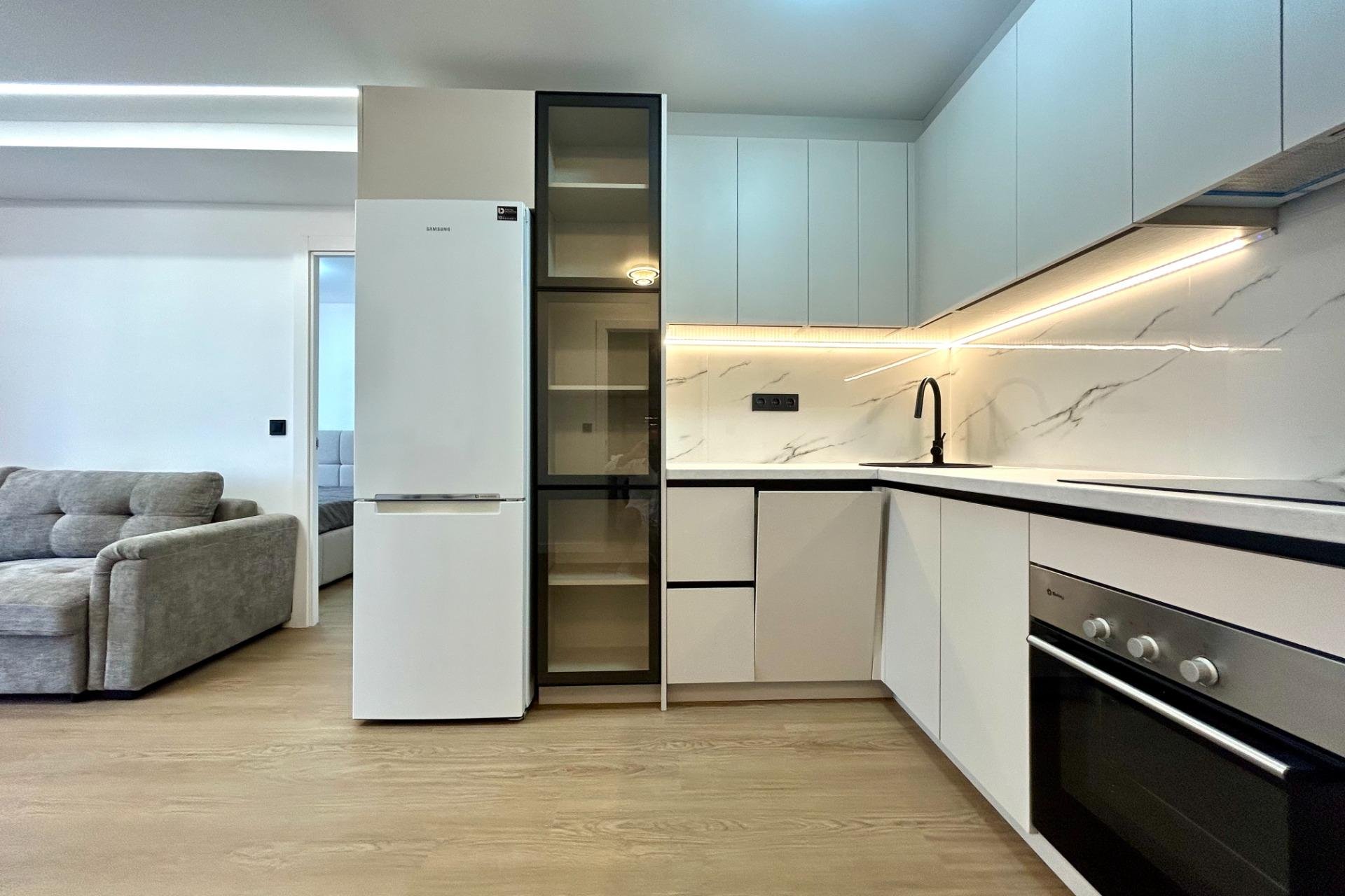 Resale - Apartament / Duplex - Torrevieja - Punta Prima