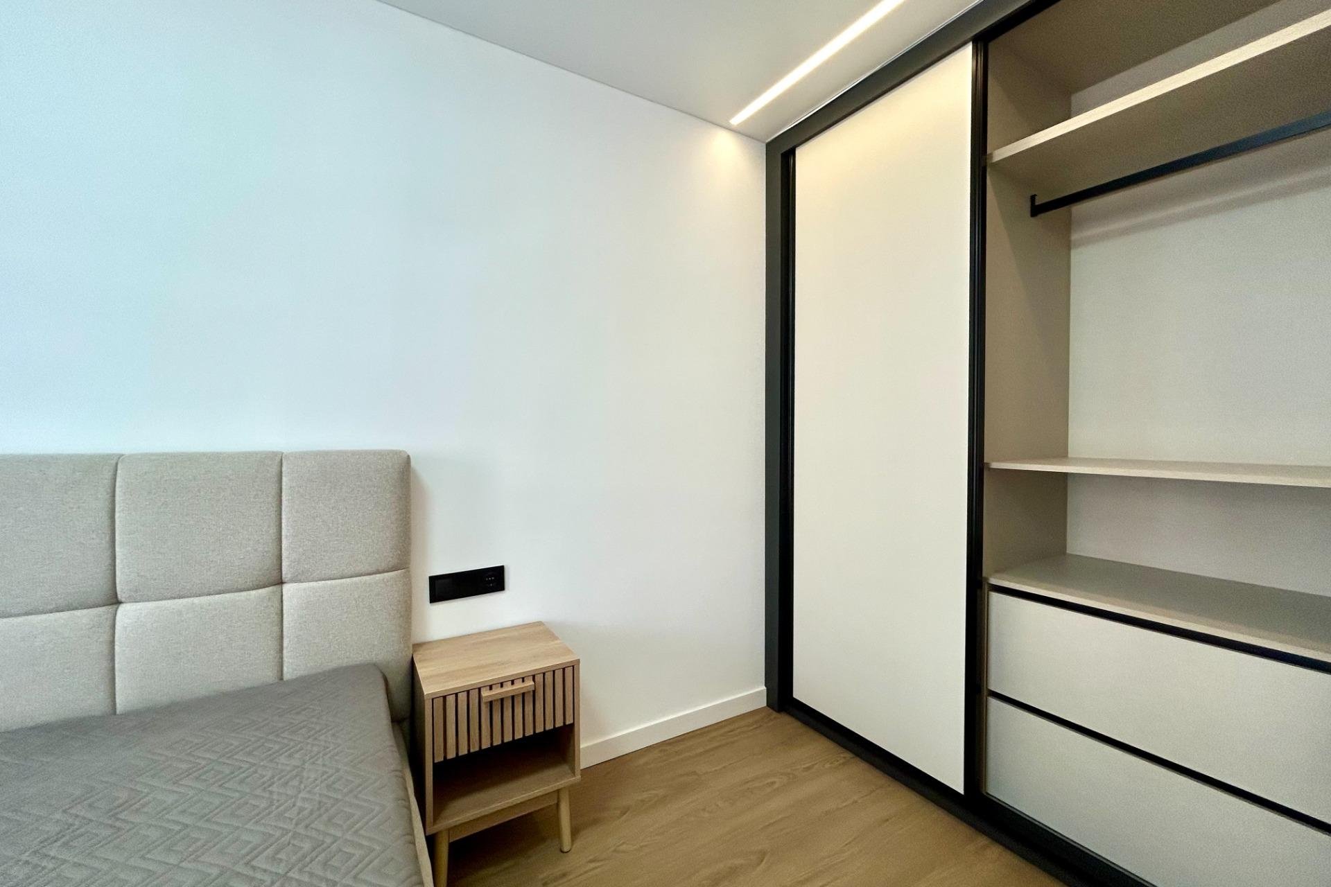 Resale - Apartament / Duplex - Torrevieja - Punta Prima
