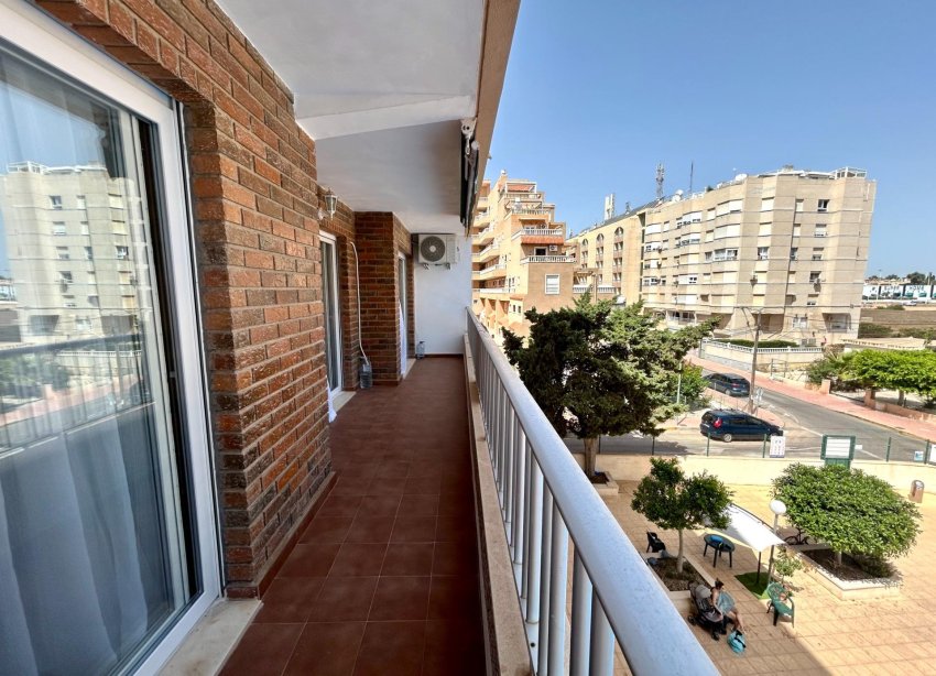 Resale - Apartament / Duplex - Torrevieja - Punta Prima