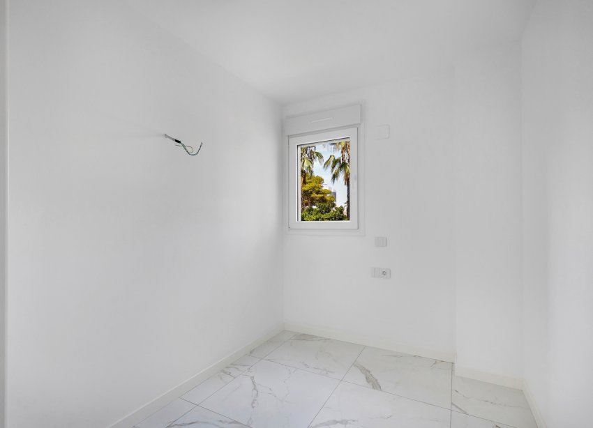 Resale - Apartament / Duplex - Torrevieja - Punta Prima
