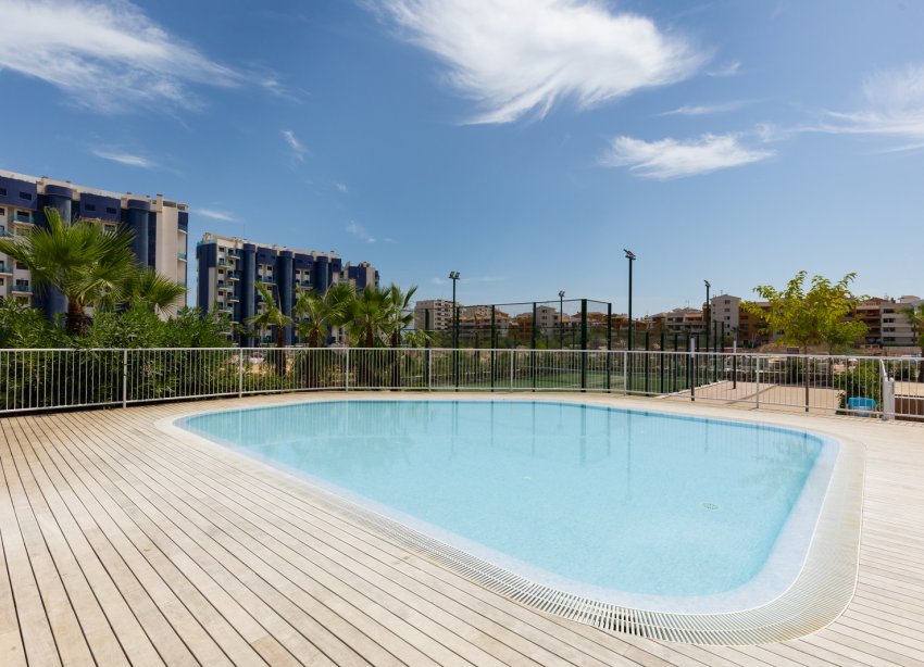 Resale - Apartament / Duplex - Torrevieja - Punta Prima