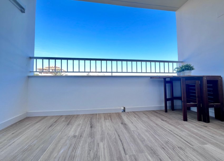 Resale - Apartament / Duplex - Torrevieja - Punta Prima