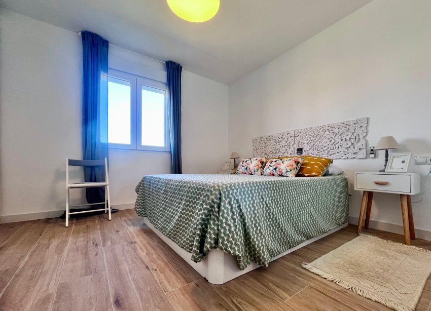 Resale - Apartament / Duplex - Torrevieja - Punta Prima
