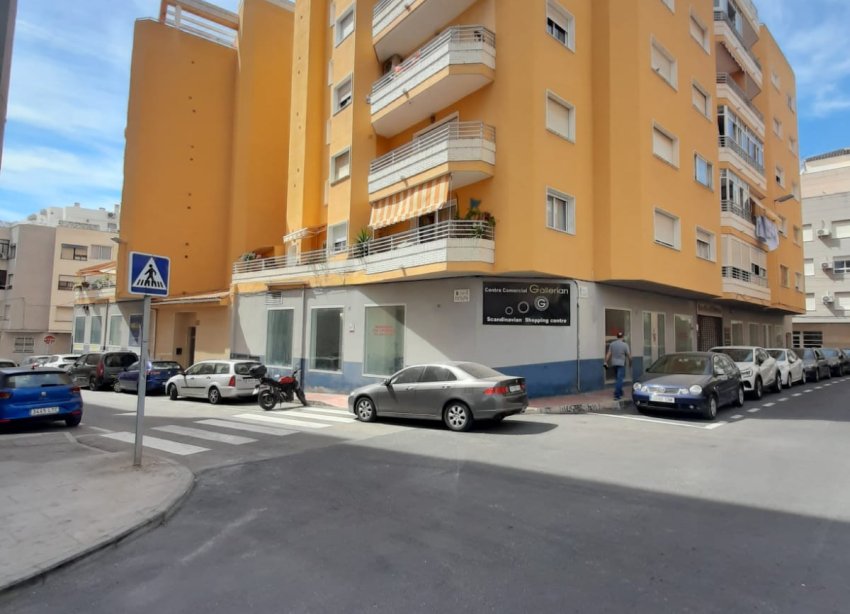 Resale - Apartament / Duplex - Torrevieja
