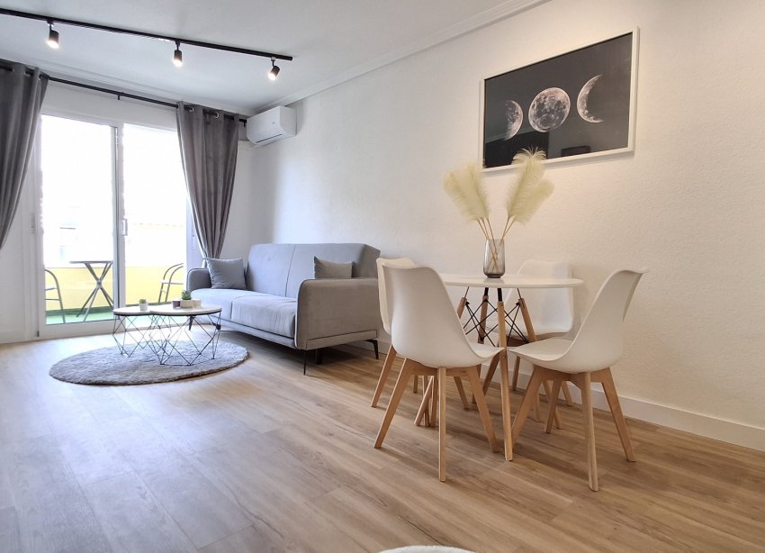 Resale - Apartament / Duplex - Torrevieja