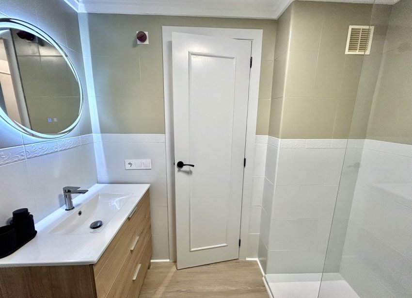 Resale - Apartament / Duplex - Torrevieja