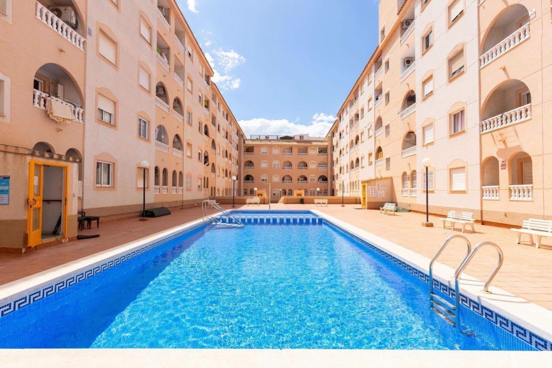Resale - Apartament / Duplex - Torrevieja