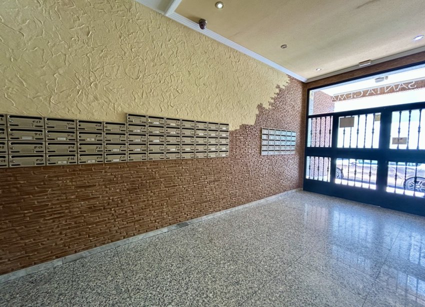 Resale - Apartament / Duplex - Torrevieja