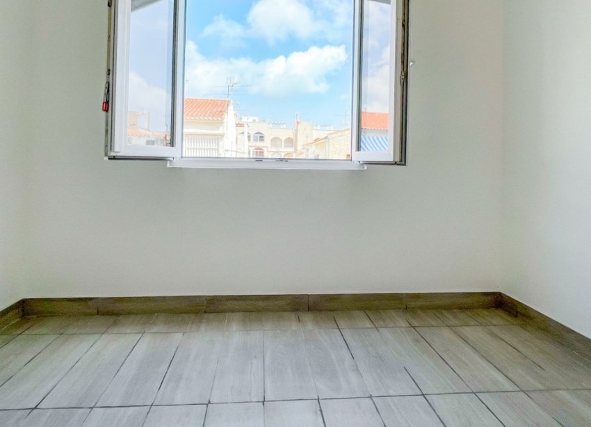 Resale - Apartament / Duplex - Torrevieja
