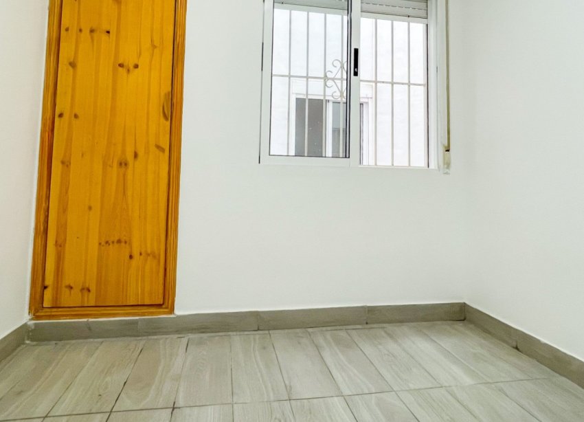 Resale - Apartament / Duplex - Torrevieja