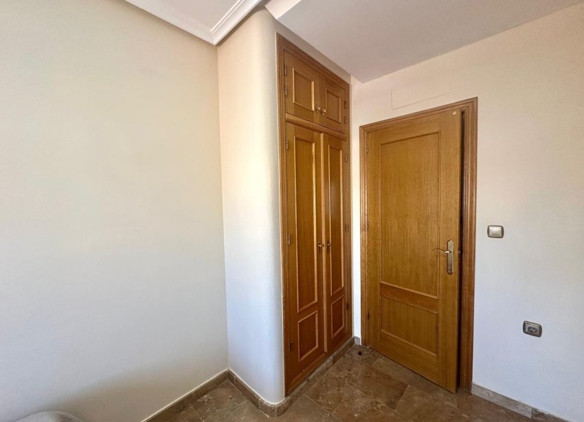 Resale - Apartament / Duplex - Torrevieja