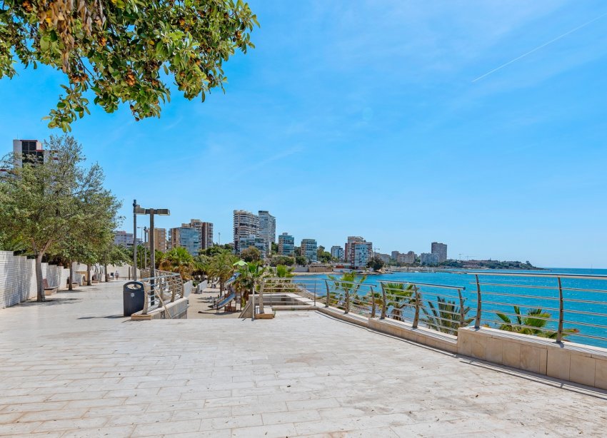 Resale - Apartment - Alicante