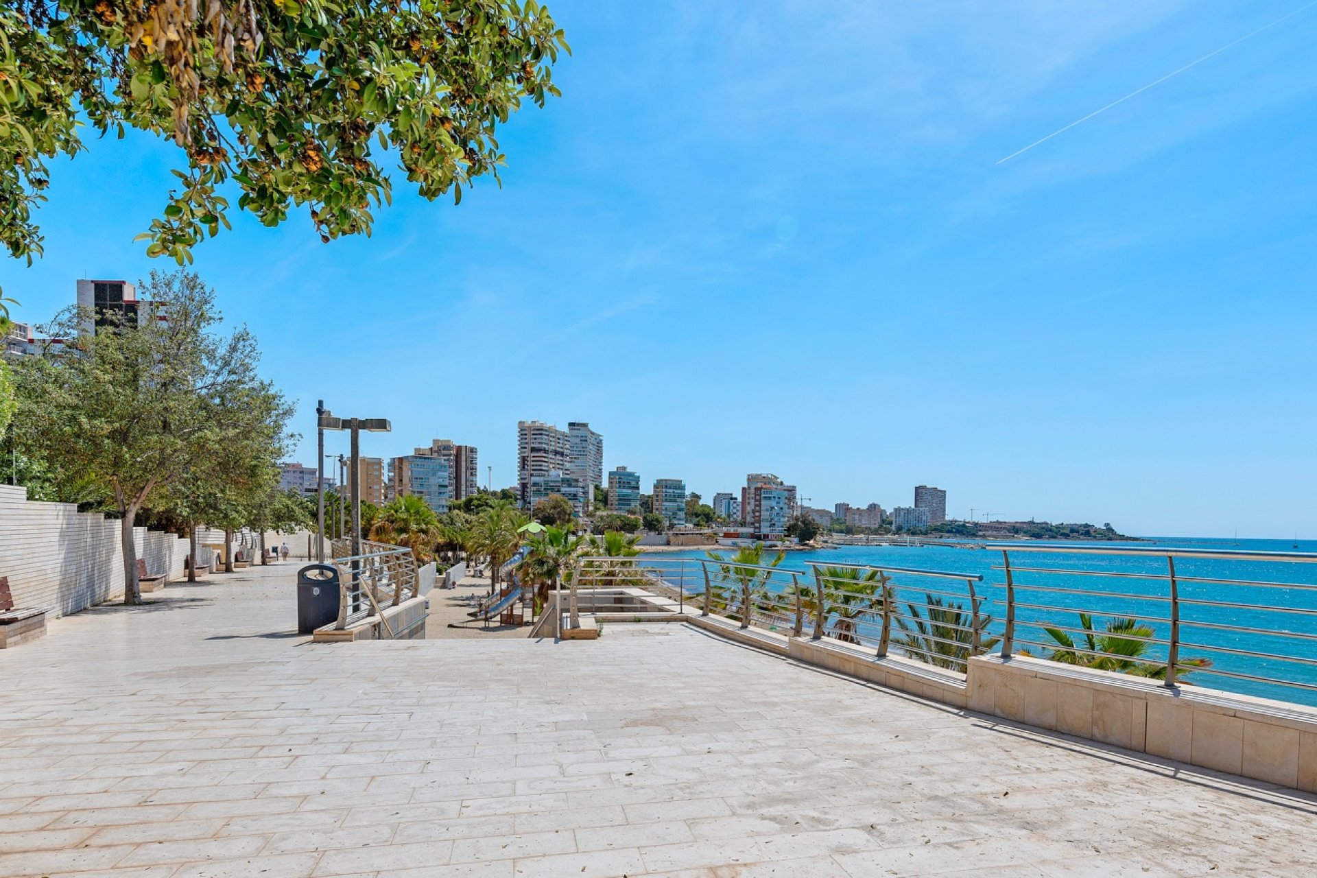 Resale - Apartment - Alicante