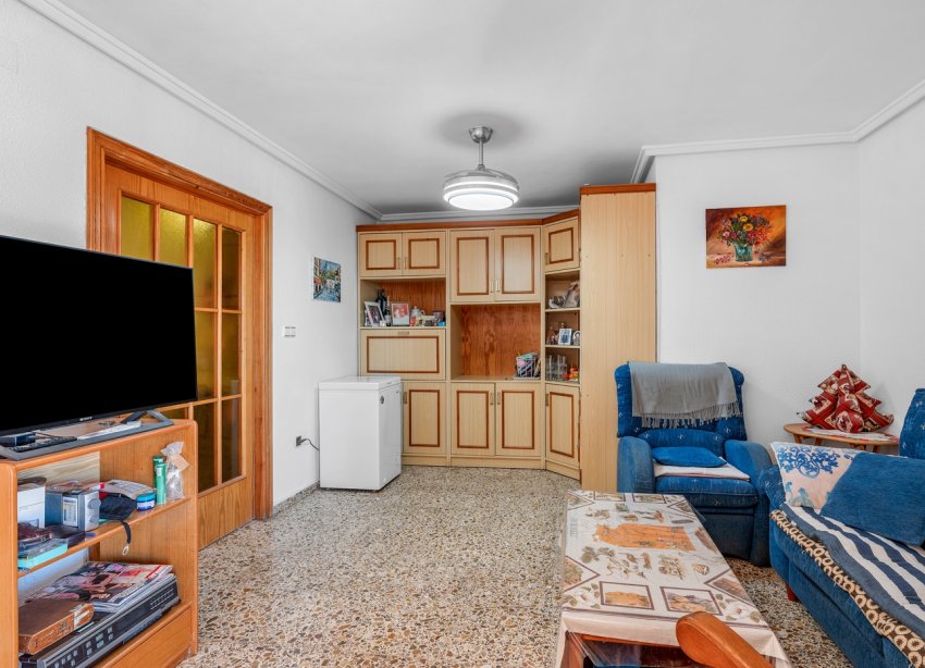 Resale - Apartment - Arenales del Sol - Segunda linea playa