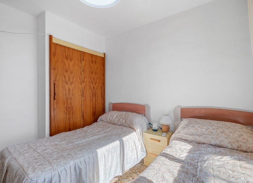 Resale - Apartment - Arenales del Sol - Segunda linea playa