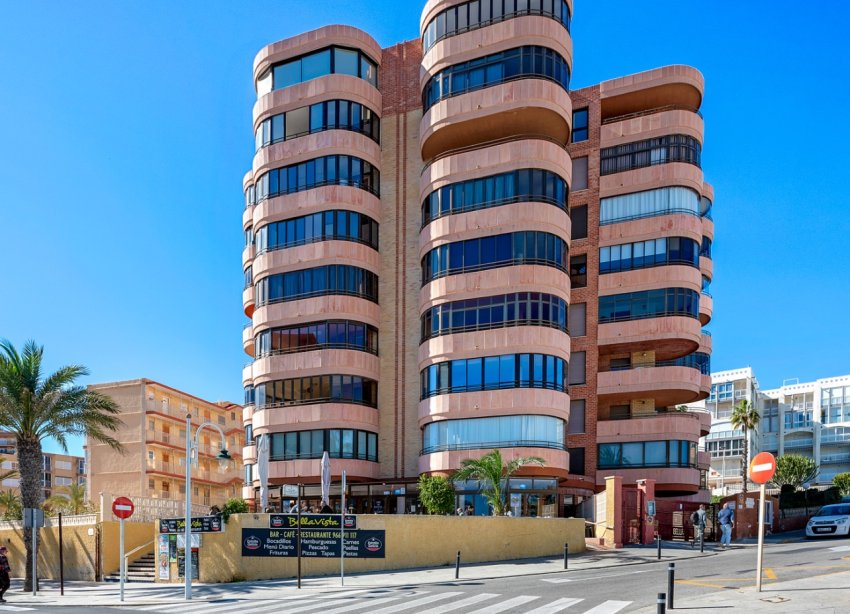Resale - Apartment - Arenales del Sol - Segunda linea playa
