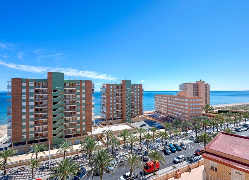 Resale - Apartment - Arenales del Sol - Segunda linea playa