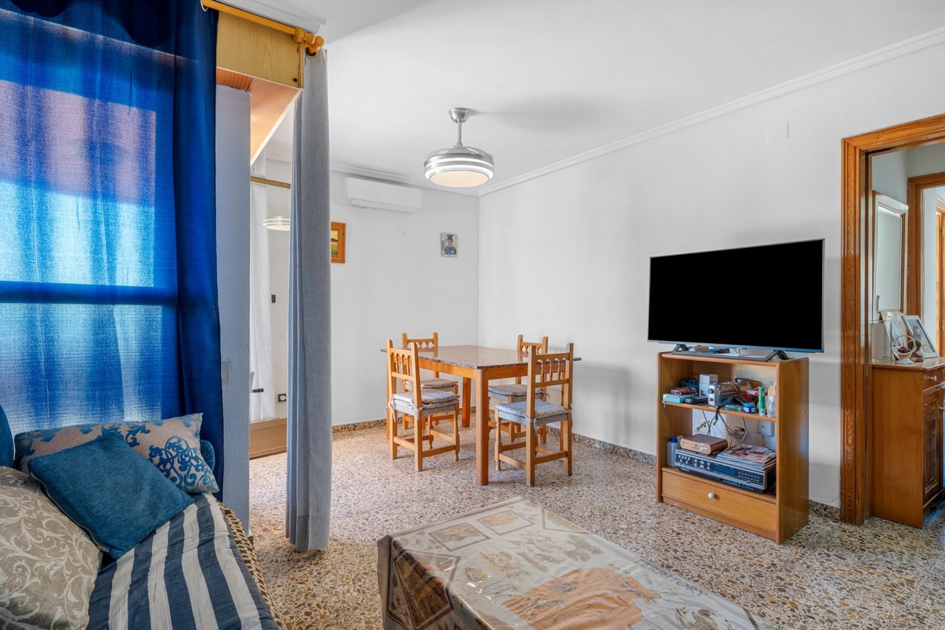 Resale - Apartment - Arenales del Sol - Segunda linea playa