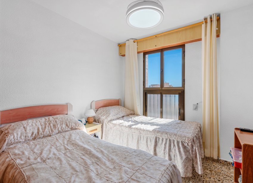 Resale - Apartment - Arenales del Sol - Segunda linea playa