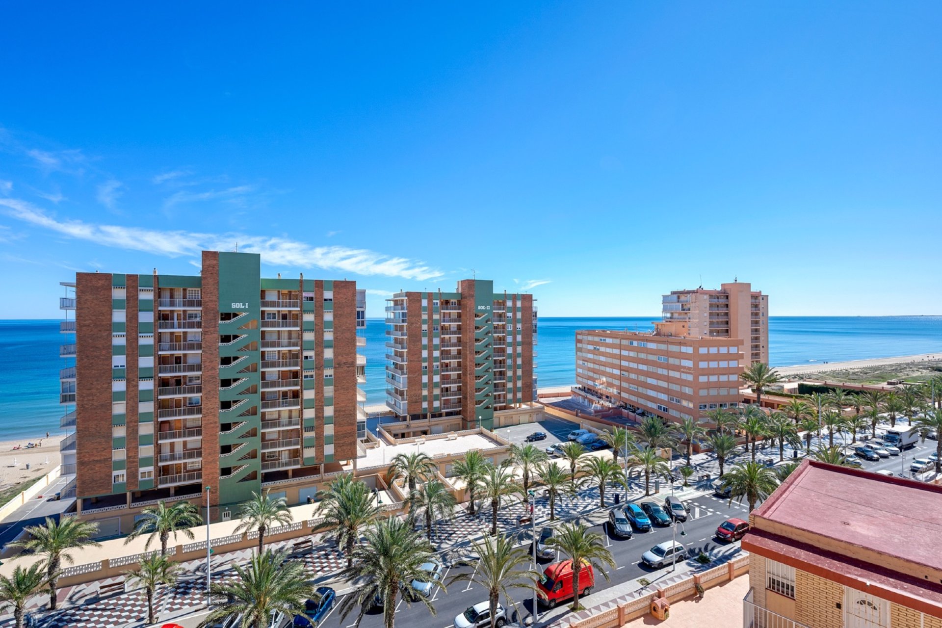 Resale - Apartment - Arenales del Sol - Segunda linea playa