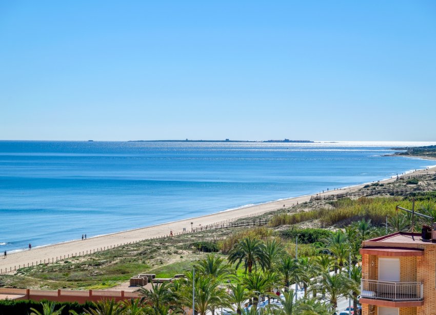 Resale - Apartment - Arenales del Sol - Segunda linea playa