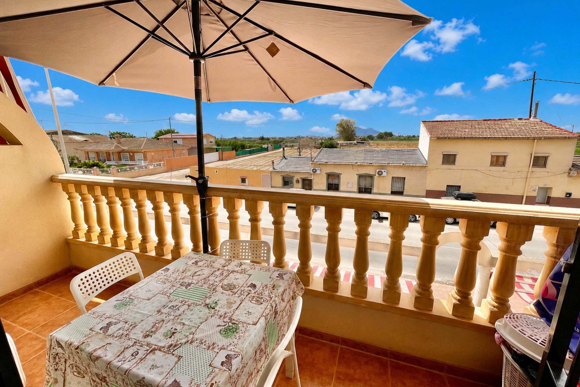 Resale - Apartment - Daya Nueva