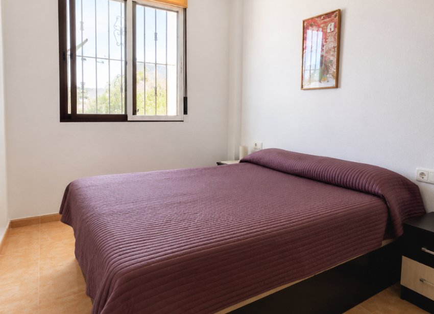 Resale - Apartment - Daya Nueva