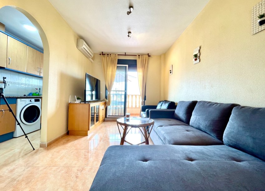 Resale - Apartment - Daya Nueva