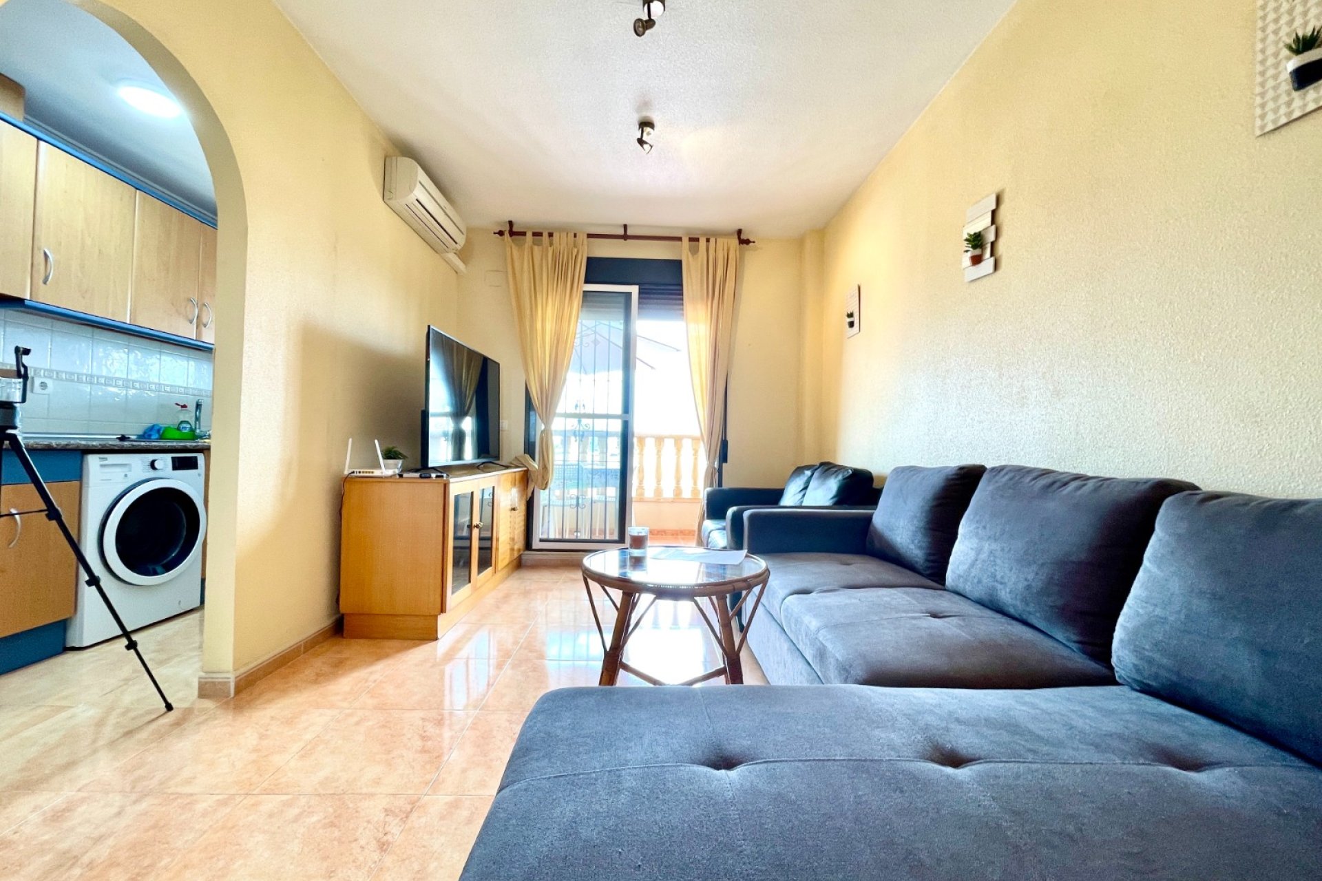 Resale - Apartment - Daya Nueva