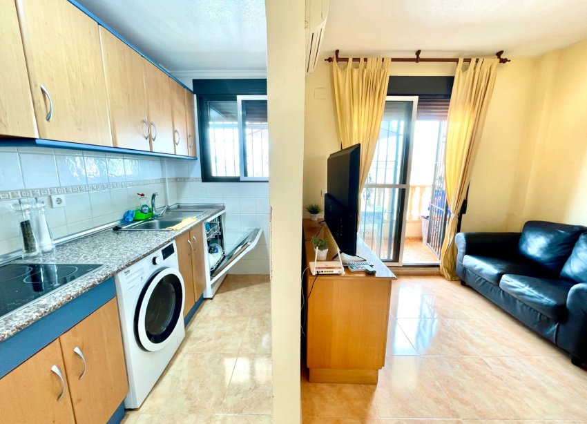 Resale - Apartment - Daya Nueva