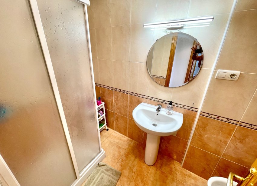 Resale - Apartment - Daya Nueva