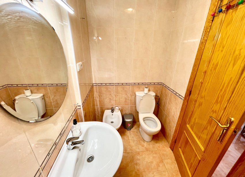 Resale - Apartment - Daya Nueva