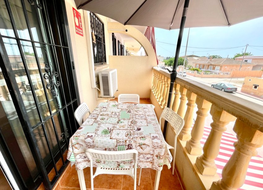 Resale - Apartment - Daya Nueva