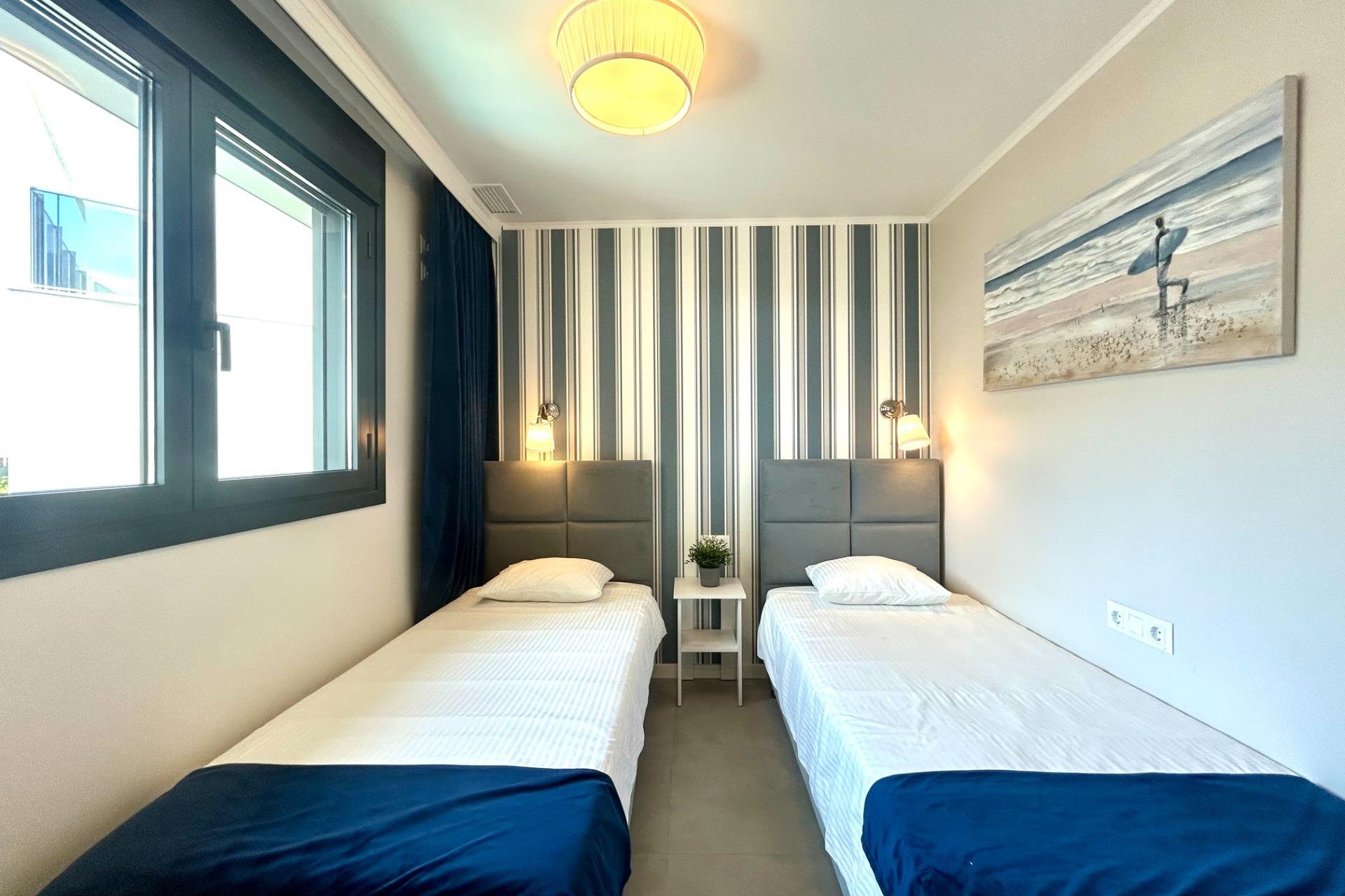 Resale - Apartment / Duplex - Dehesa de campoamor - Campoamor