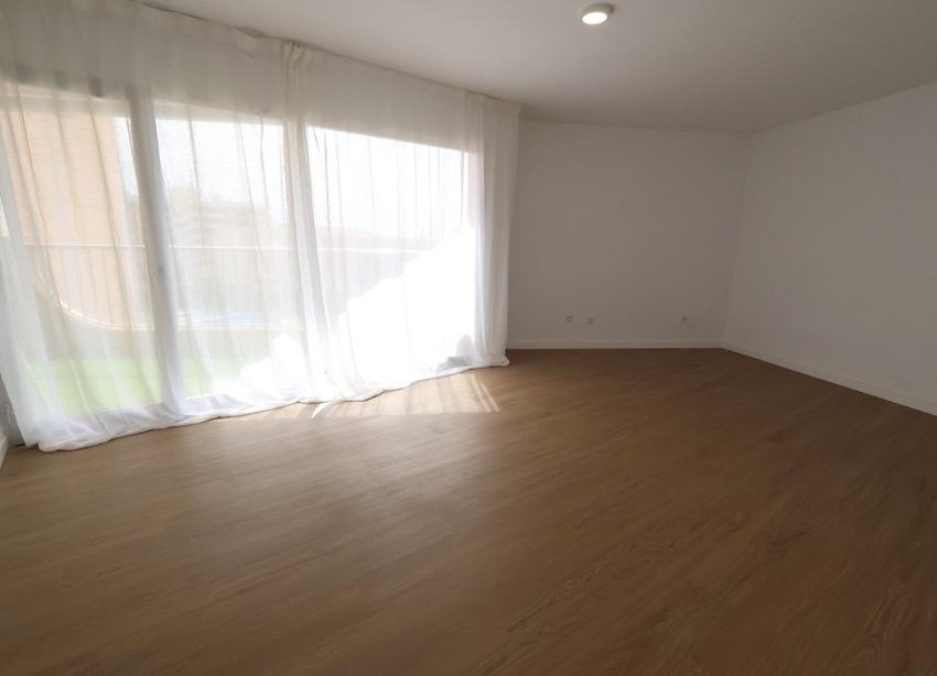 Resale - Apartment / Duplex - Orihuela Costa - La Zenia
