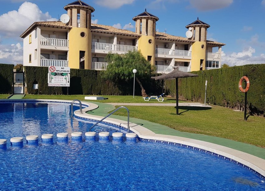 Resale - Apartment / Duplex - Orihuela Costa - La Zenia