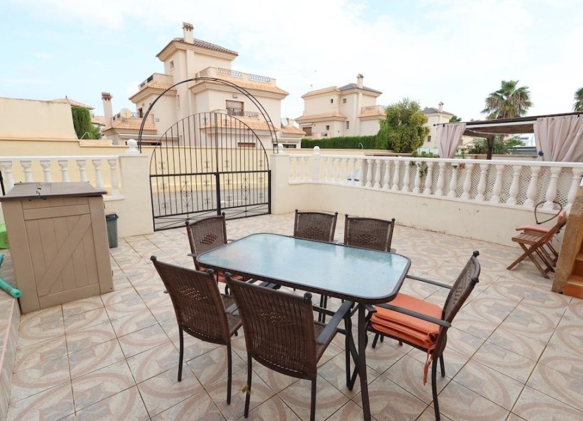 Resale - Apartment / Duplex - Orihuela Costa - La Zenia