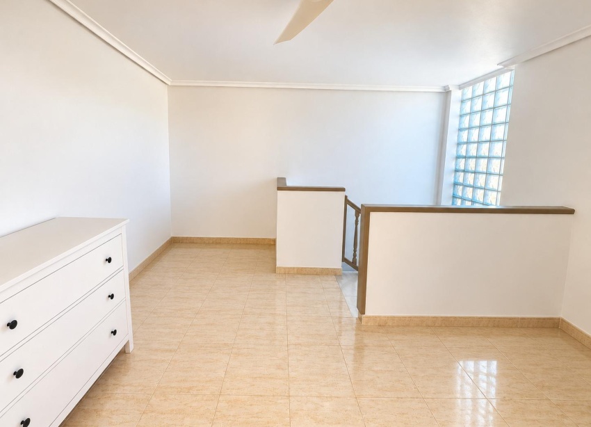 Resale - Apartment / Duplex - Orihuela Costa - Punta Prima