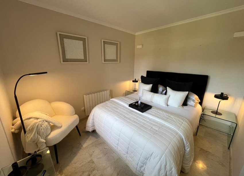 Resale - Apartment / Duplex - Punta Prima