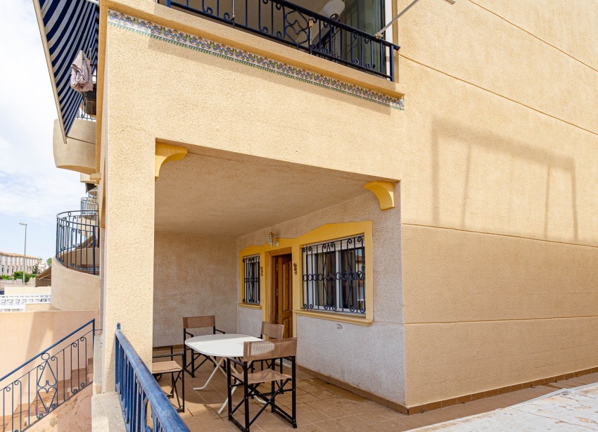 Resale - Apartment / Duplex - Punta Prima