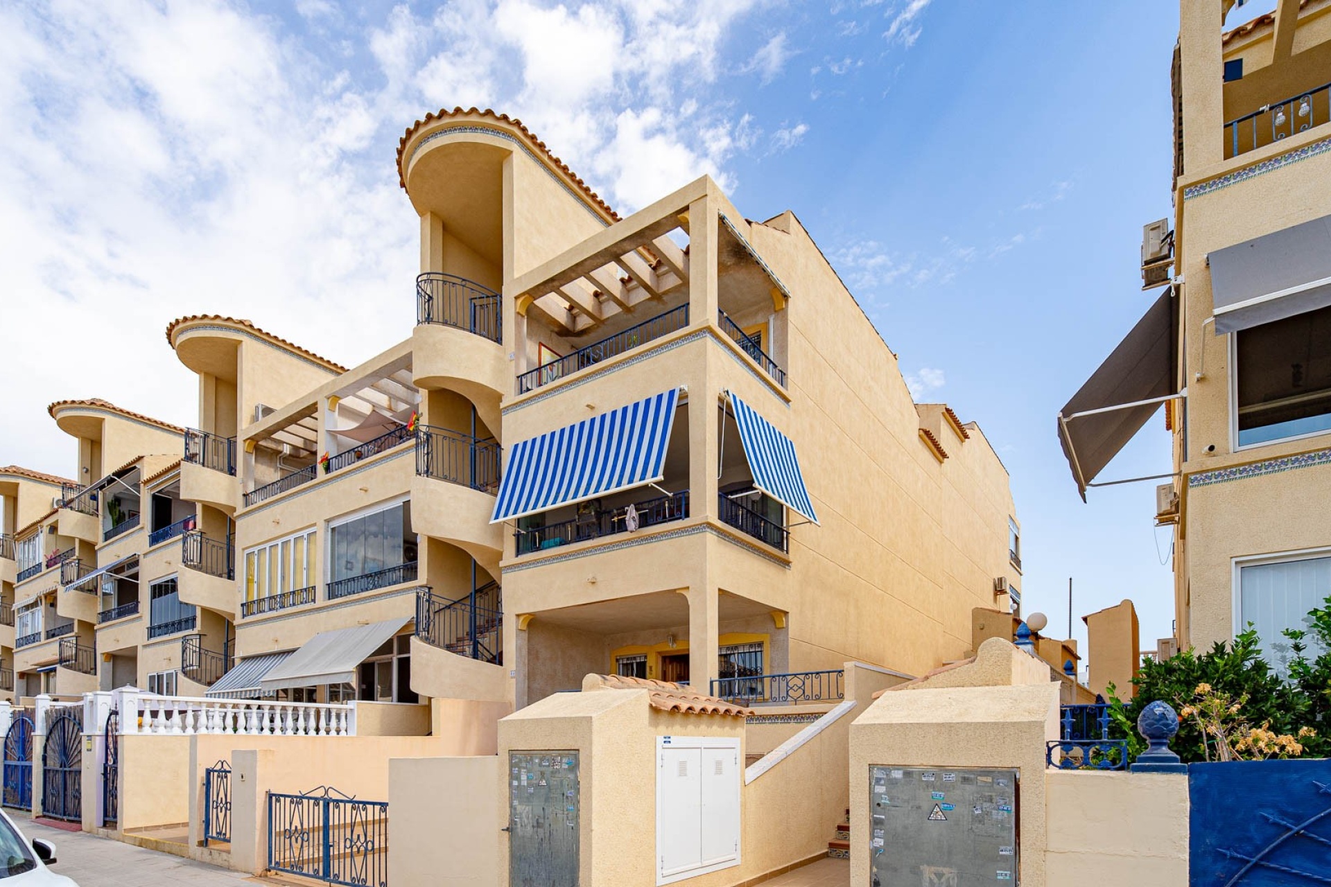 Resale - Apartment / Duplex - Punta Prima