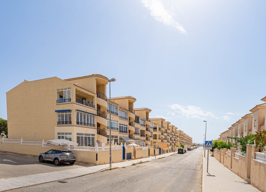 Resale - Apartment / Duplex - Punta Prima
