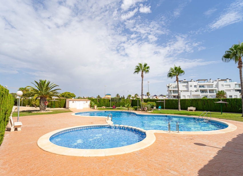 Resale - Apartment / Duplex - Punta Prima
