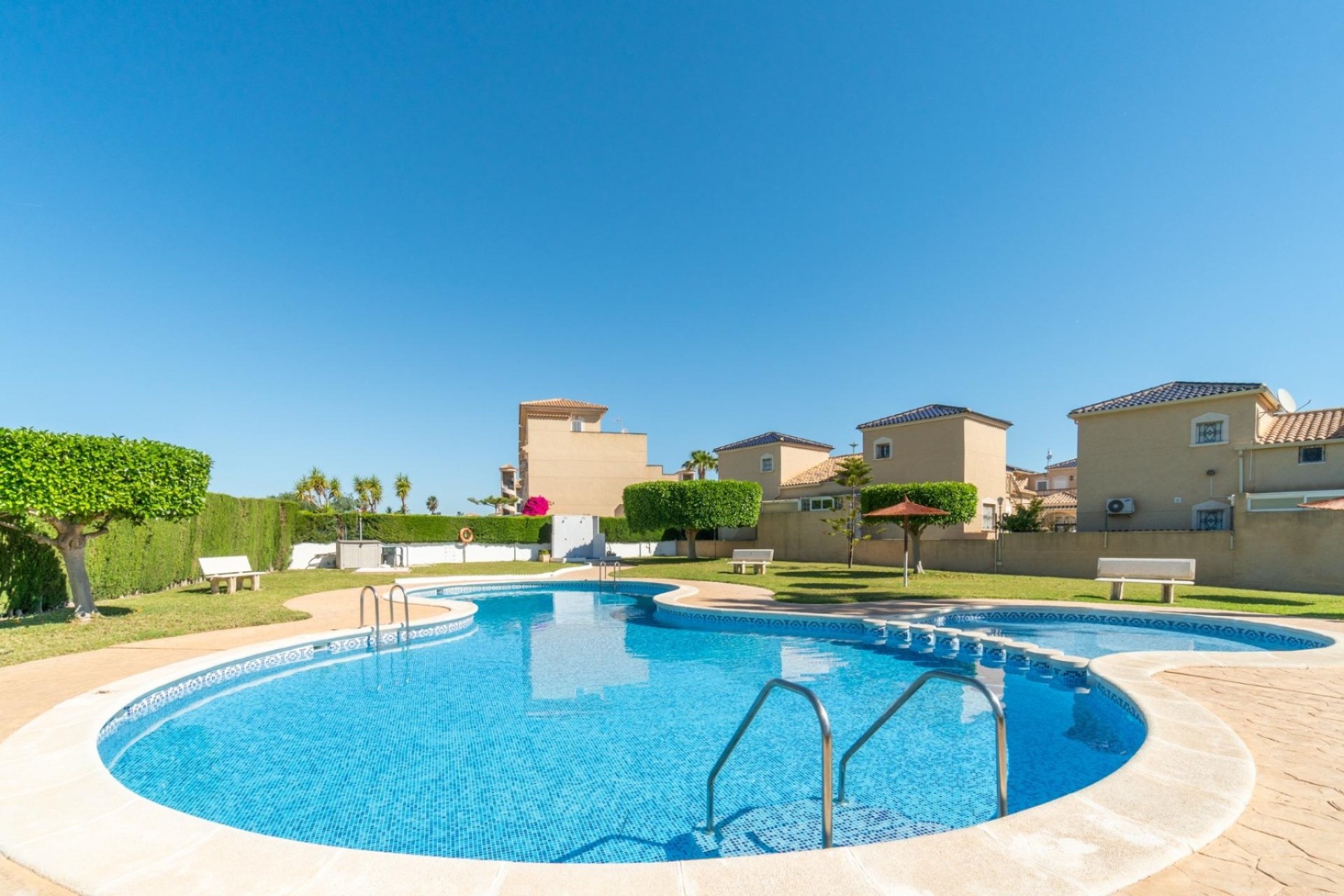 Resale - Apartment / Duplex - Punta Prima