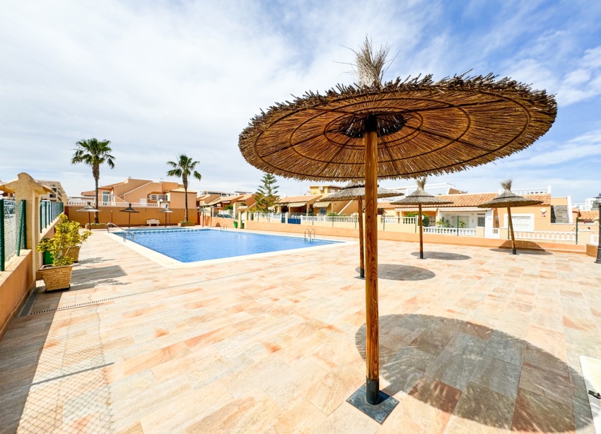 Resale - Apartment / Duplex - Punta Prima