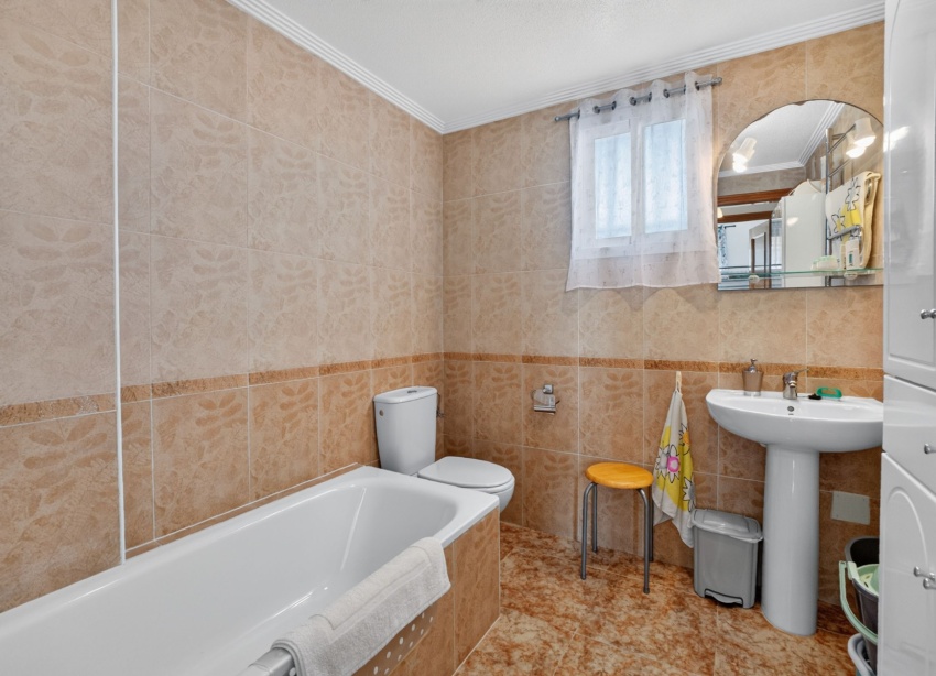 Resale - Apartment / Duplex - Punta Prima