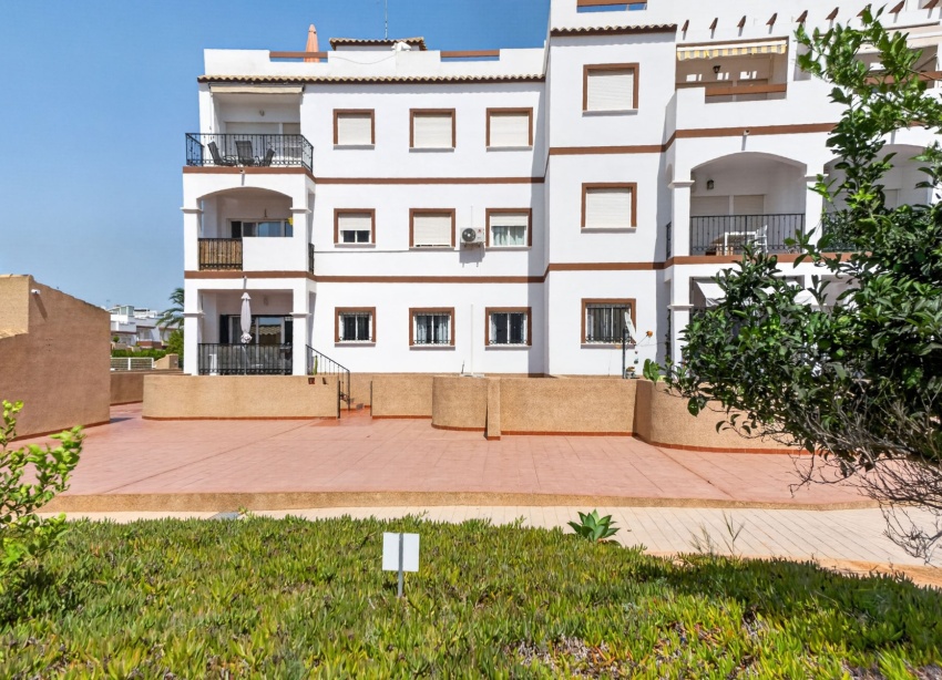 Resale - Apartment / Duplex - Punta Prima