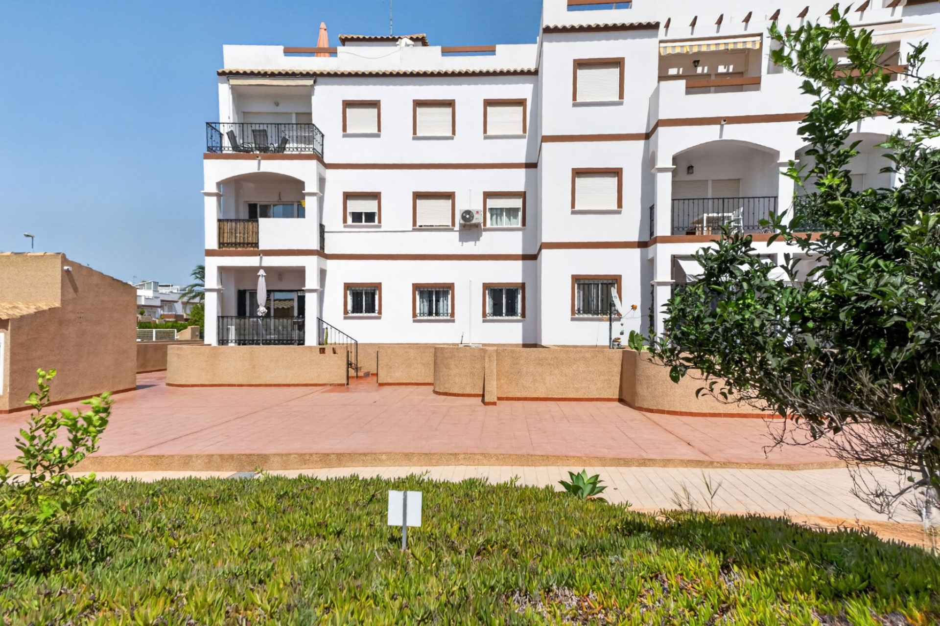 Resale - Apartment / Duplex - Punta Prima